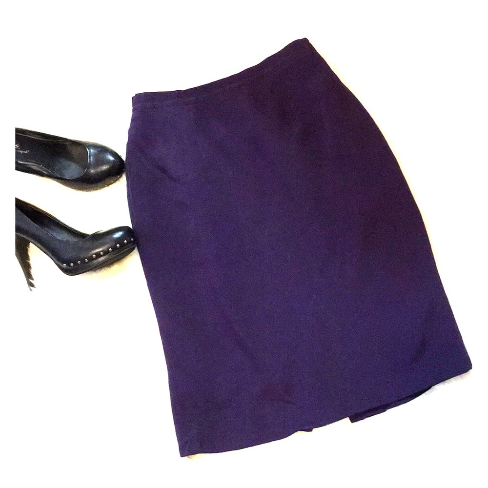 ✨HP✨Gorgeous Purple Fitted Pencil Skirt